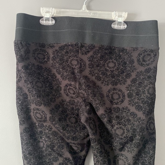 Y2K ONE 5 One Black Velvet Shimmer Leggings Stretchy Waist Size M Holiday Glam - Picture 8 of 13